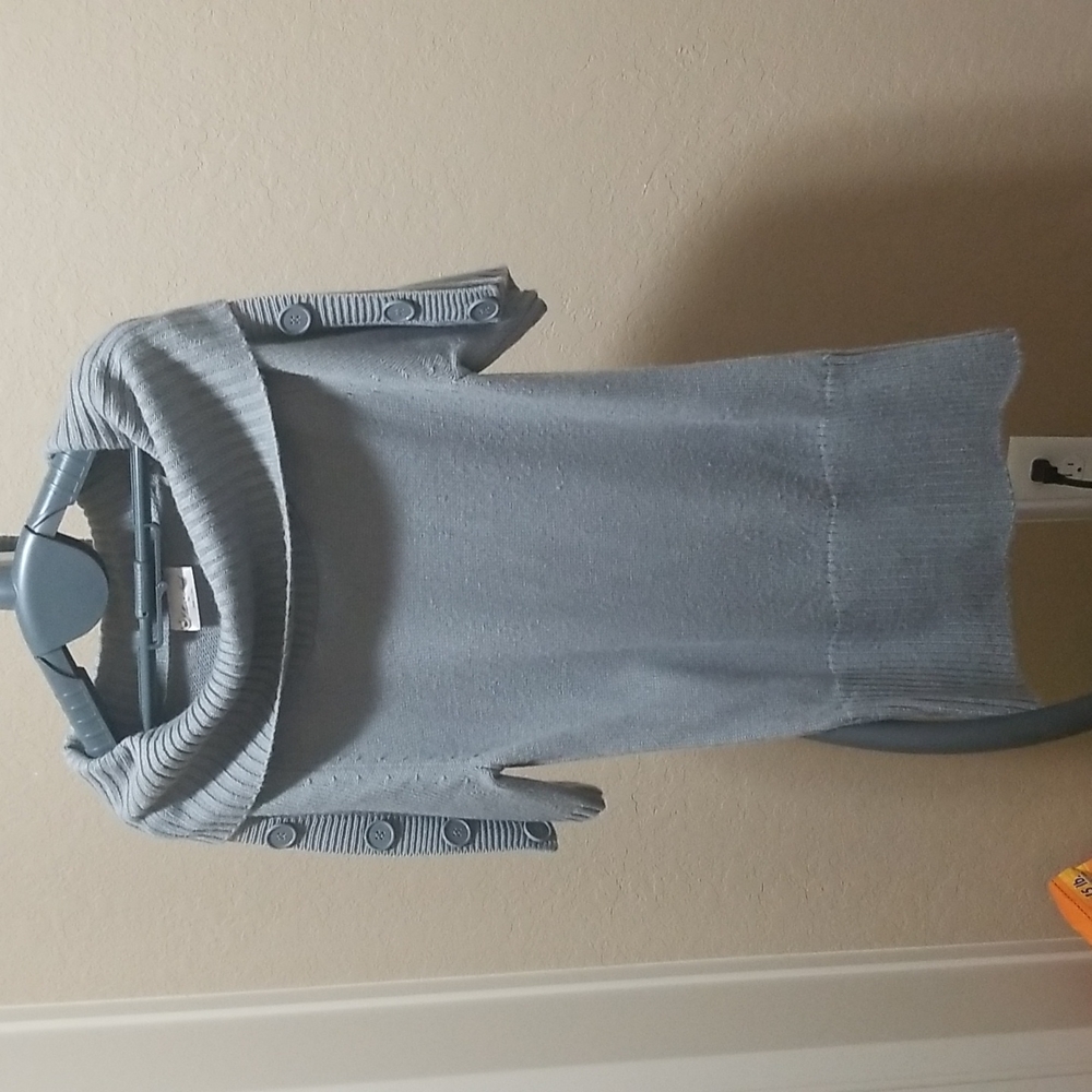 Short sleeve sweater